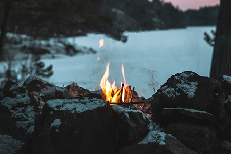 キャンプファイヤー