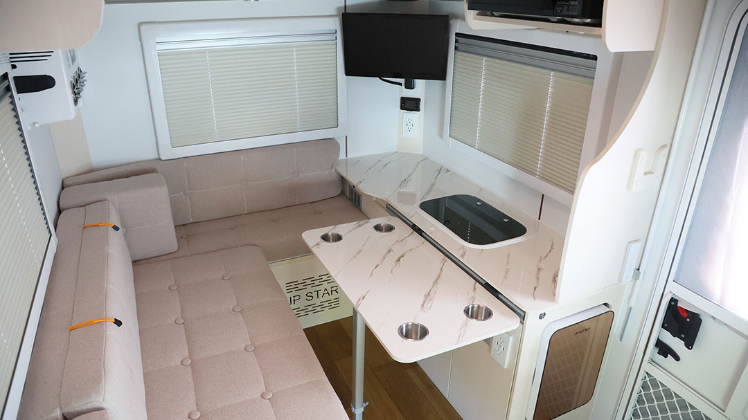 JPSTAR 車内写真2